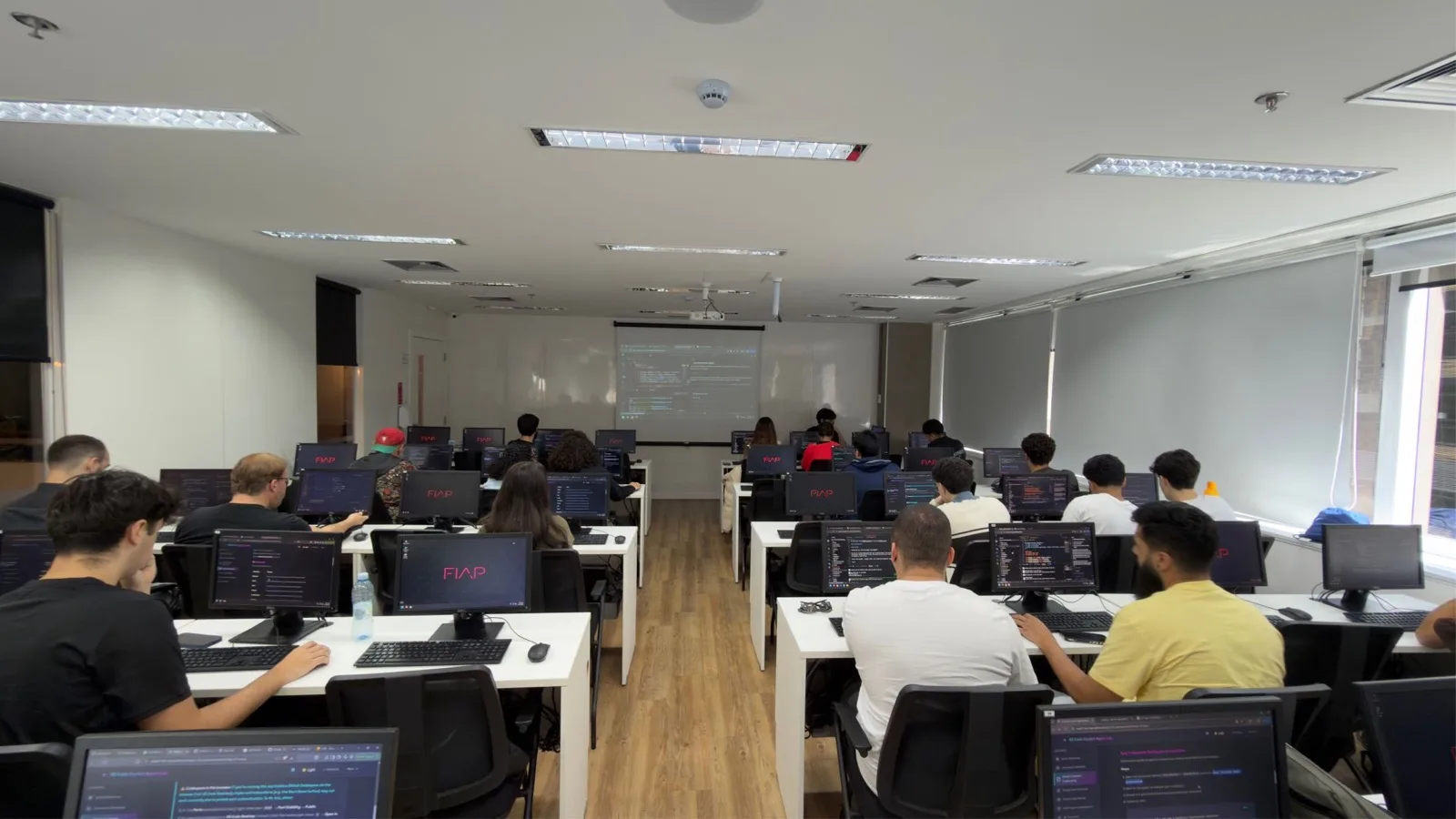 Registro da sala durante o workshop de GitHub Copilot na FIAP