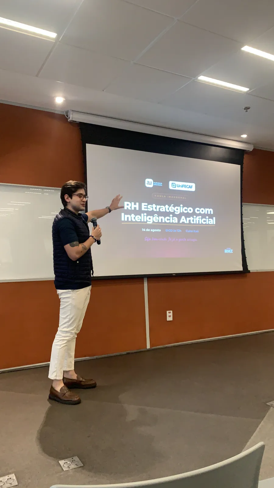 Diego Cidade apresenta a aula inaugural de RH Estratégico com Inteligência Artificial no Cubo Itaú